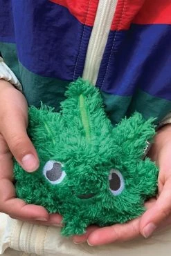 The Home Collection Pocket Pal Fuzzie Green Leaf