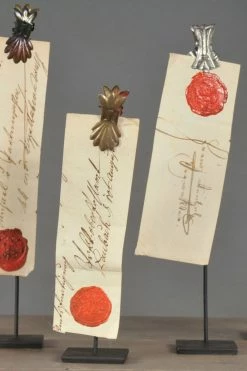 The Home Collection Old Seal On A Pinch Base Decoration