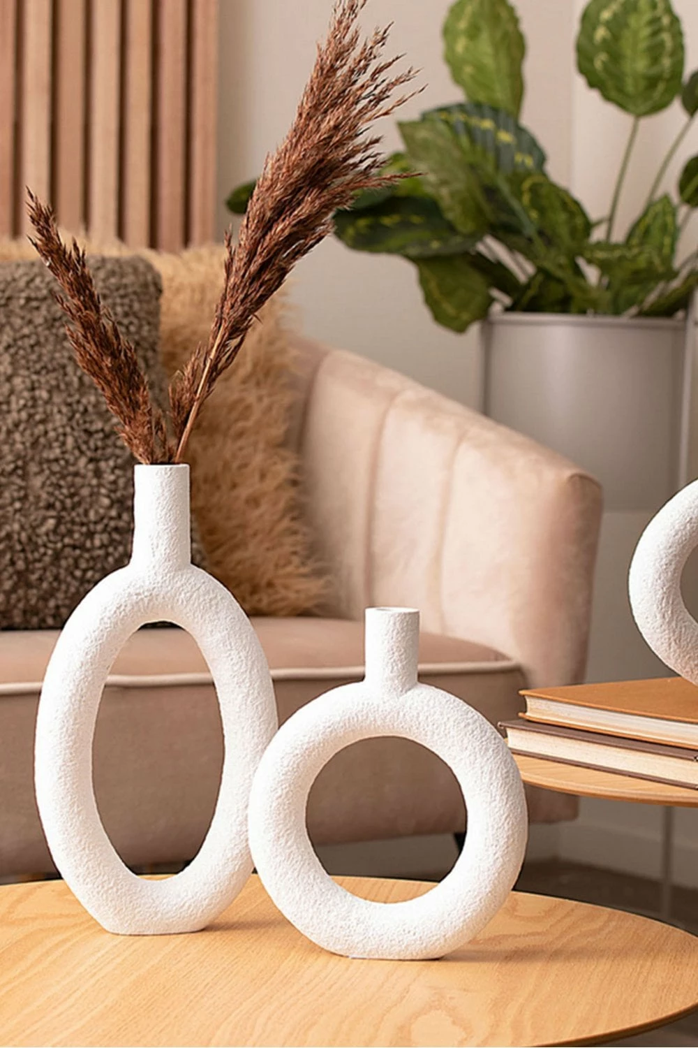 The Home Collection Vase Oval Ring - Ivory 3 The Home Collection Vase Oval Ring - Ivory